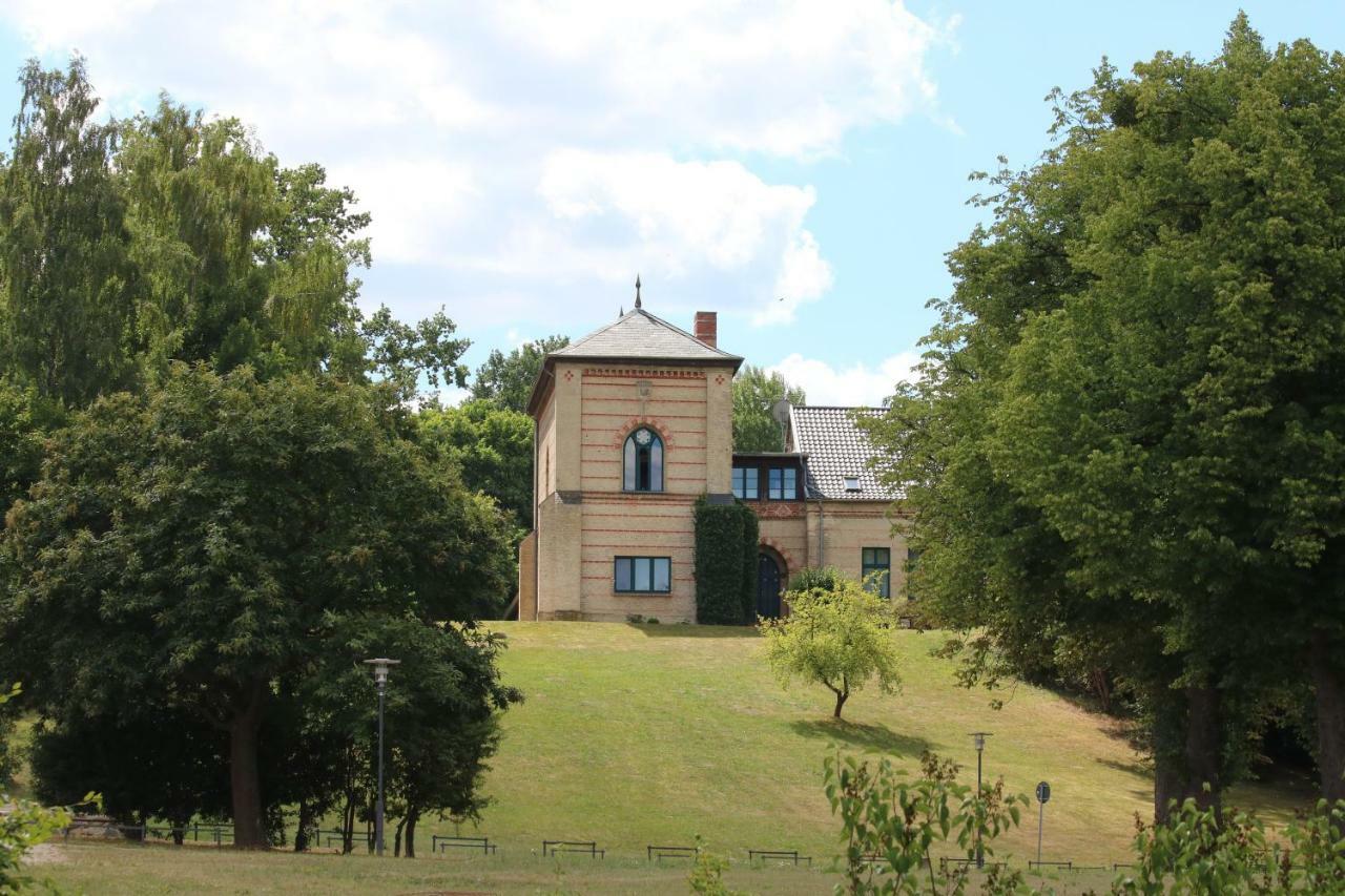 Historisches Gebaeude " Rentmeisteramt" Basedow Basedow  Bagian luar foto