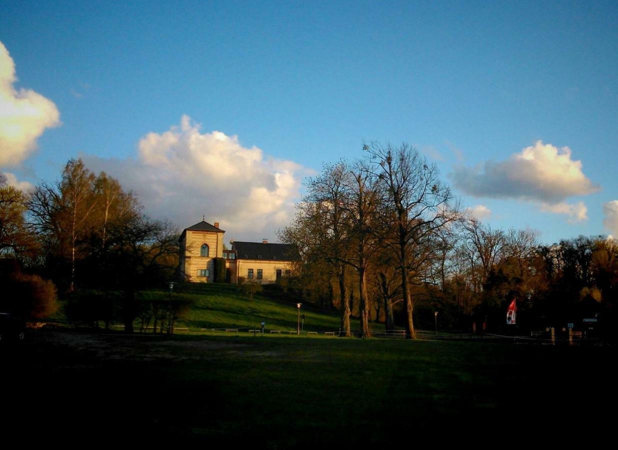 Historisches Gebaeude " Rentmeisteramt" Basedow Basedow  Bagian luar foto